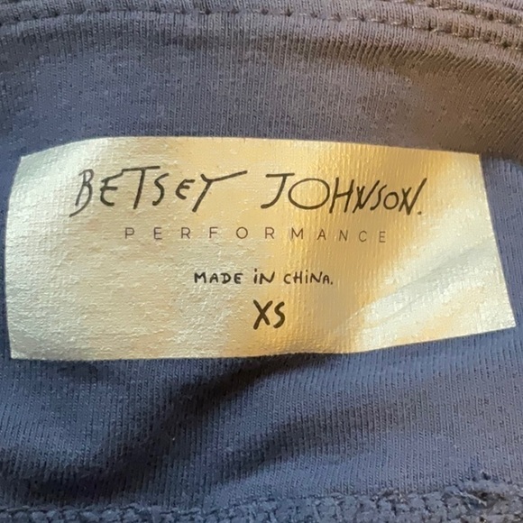 🎉 SALE Betsy Johnson Performance Leggings. Irregular - Picture 5 of 9